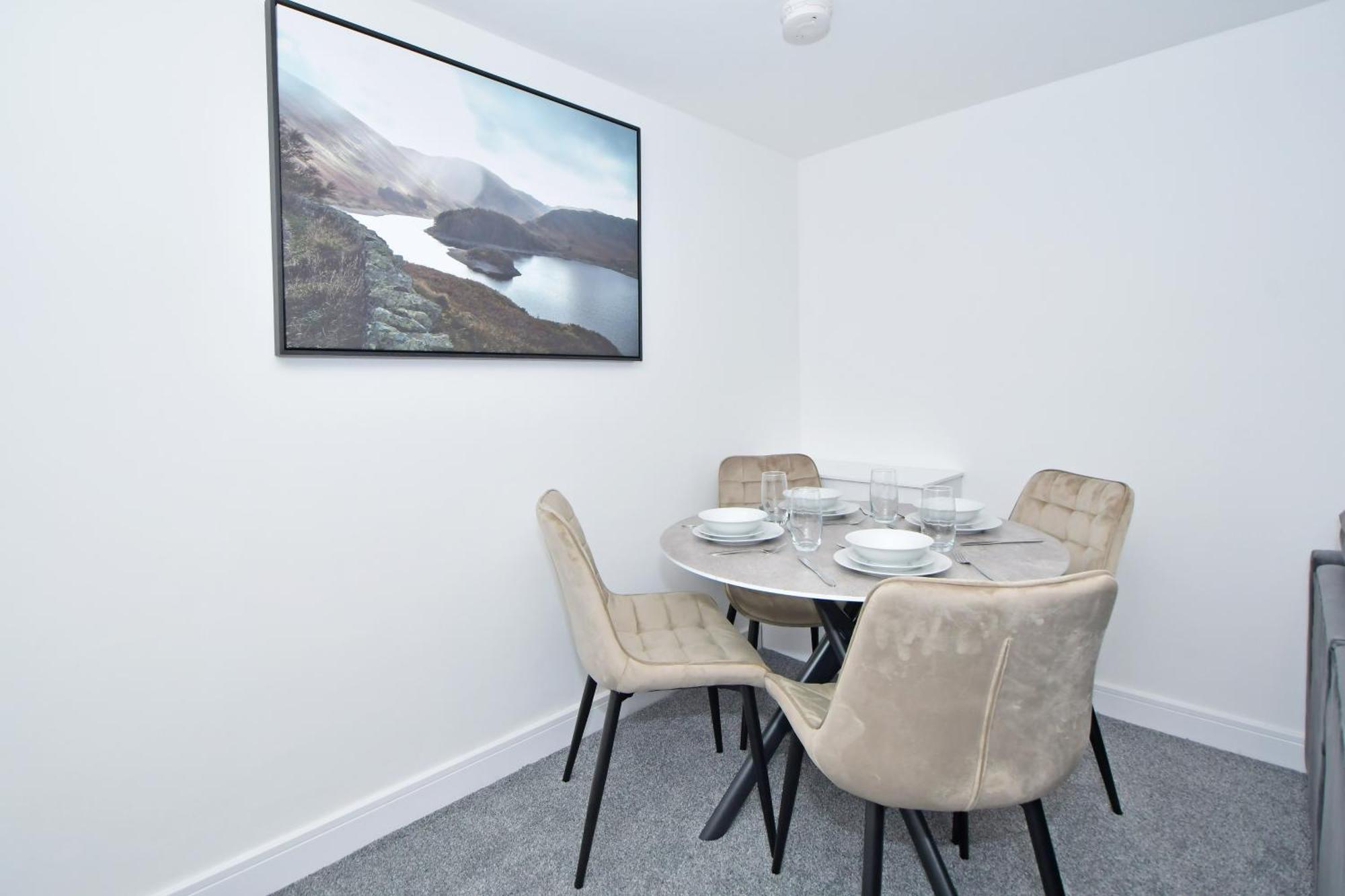 Sapphire Apartments By Yourstays - Luxury 2 Bedroom Apartments In Crewe Exterior photo