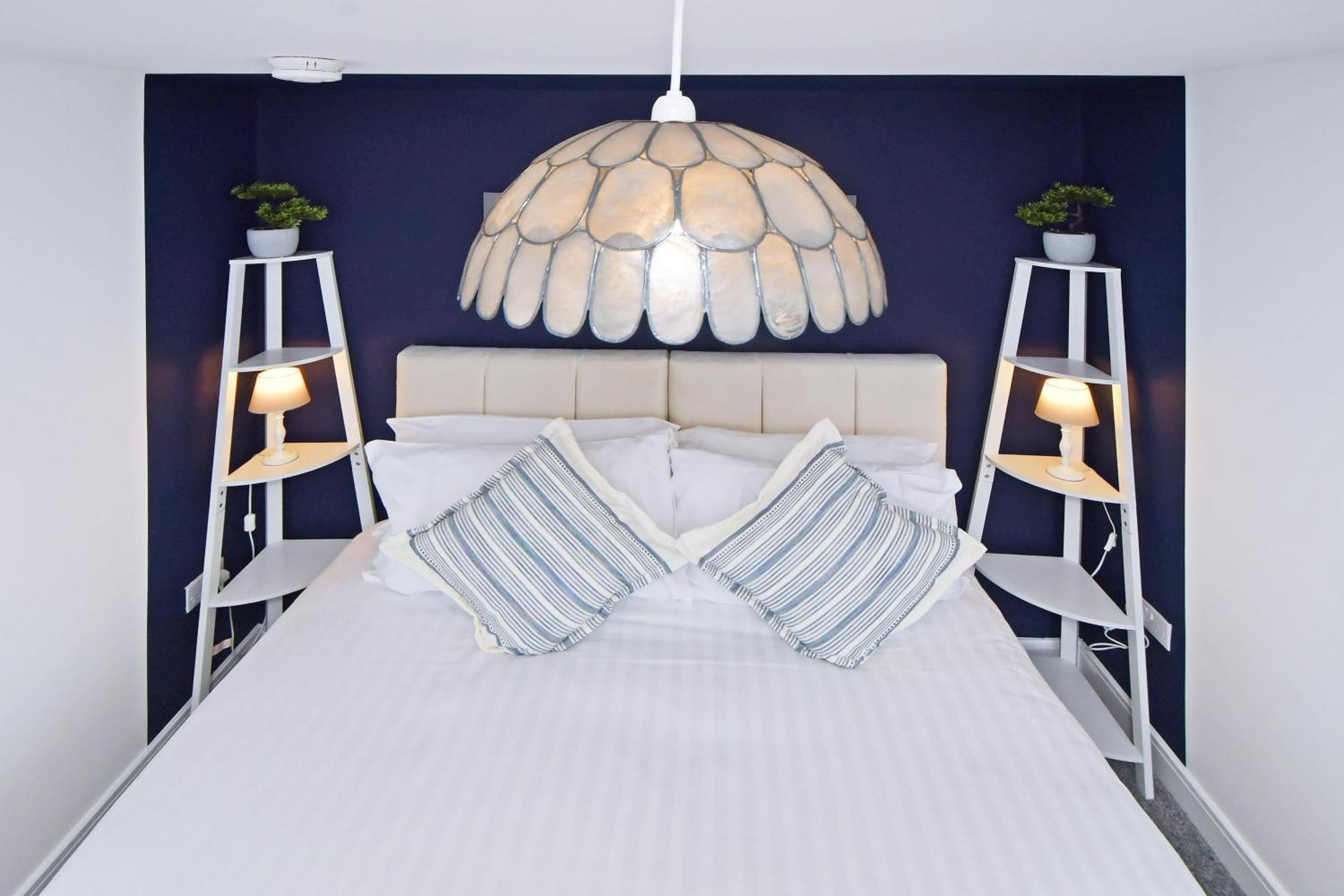 Sapphire Apartments By Yourstays - Luxury 2 Bedroom Apartments In Crewe Exterior photo