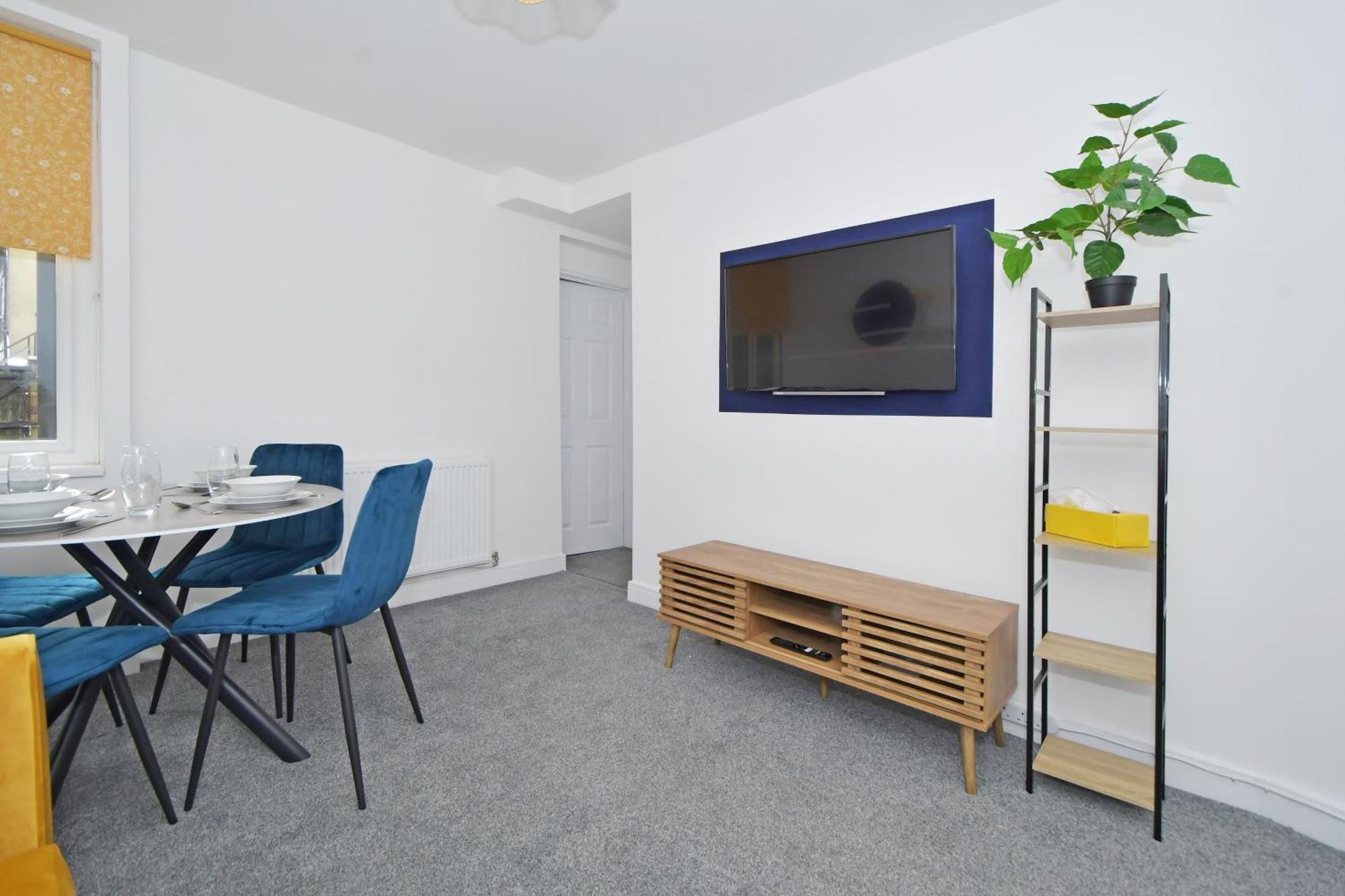 Sapphire Apartments By Yourstays - Luxury 2 Bedroom Apartments In Crewe Exterior photo