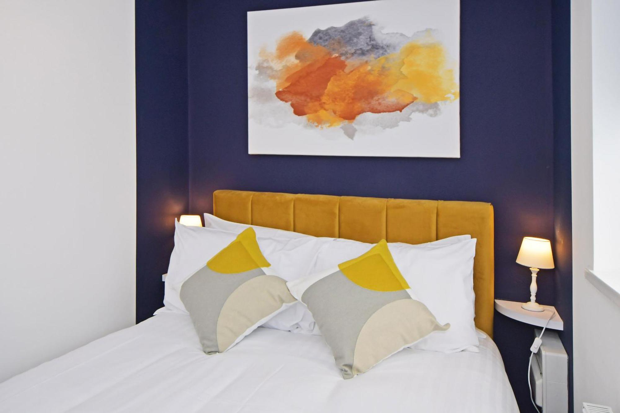 Sapphire Apartments By Yourstays - Luxury 2 Bedroom Apartments In Crewe Exterior photo
