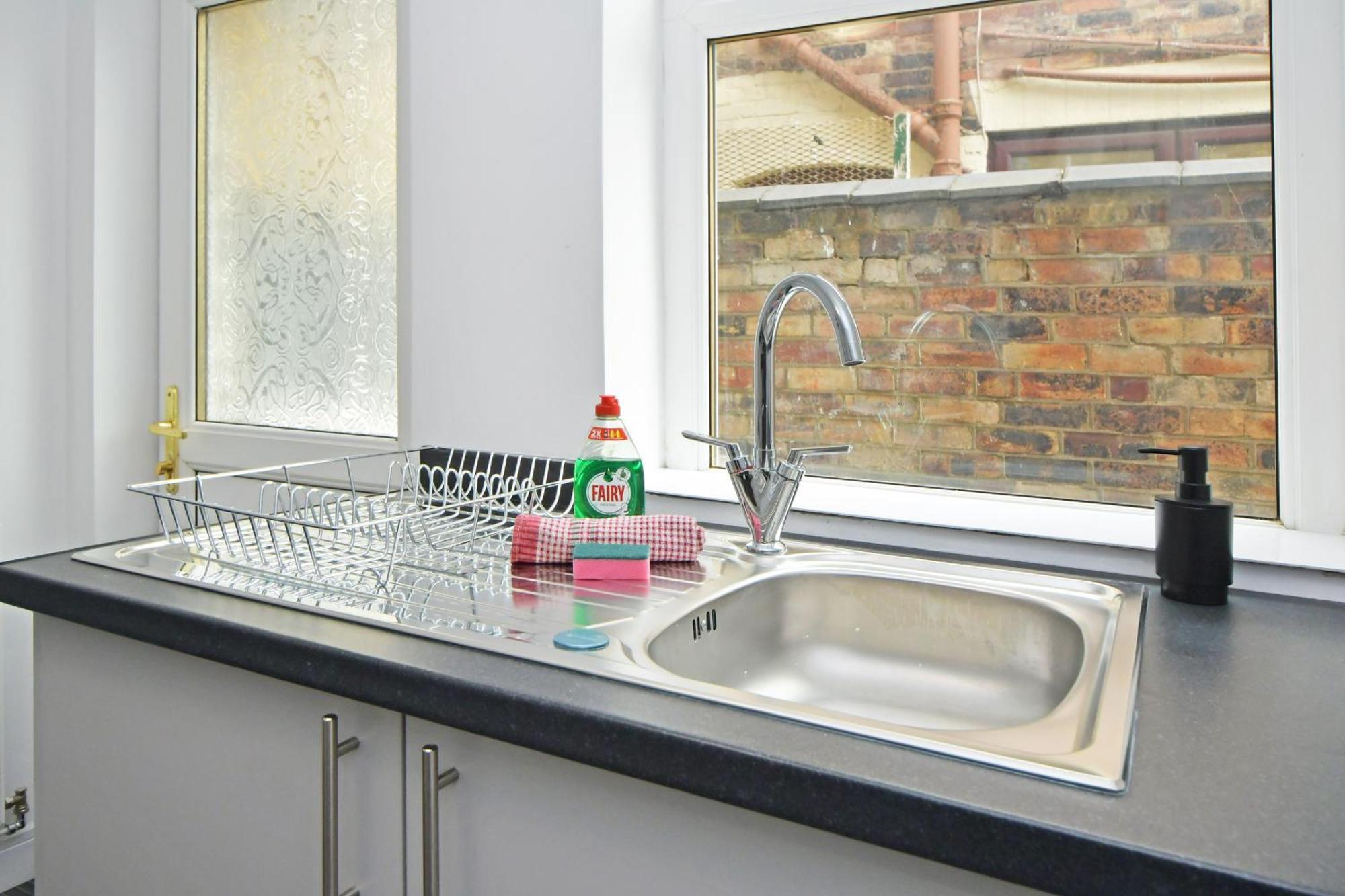 Sapphire Apartments By Yourstays - Luxury 2 Bedroom Apartments In Crewe Exterior photo